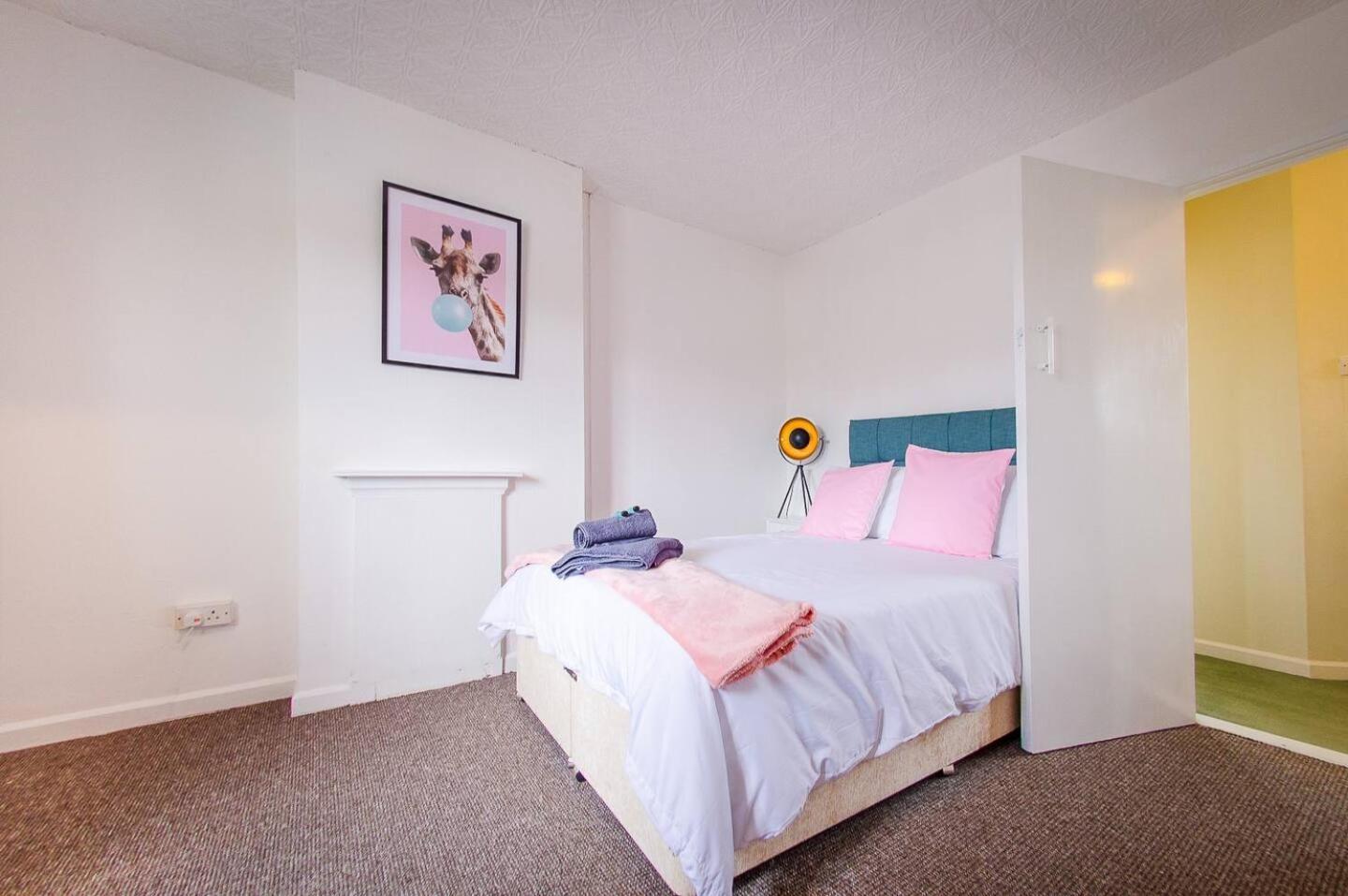 4 Bed - 2 Baths 1 Walk In Shower Lots Of Parking Ipswich Exteriér fotografie