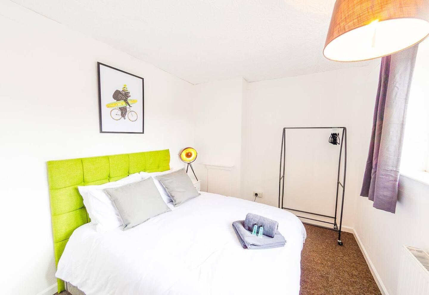 4 Bed - 2 Baths 1 Walk In Shower Lots Of Parking Ipswich Exteriér fotografie